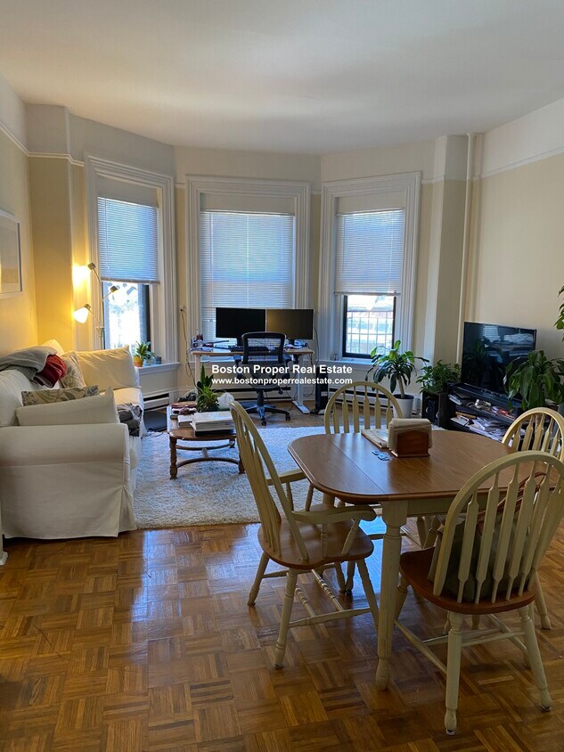 Foto principal - 112 Newbury St