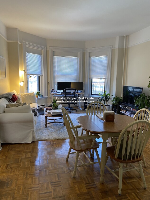 Primary Photo - 112 Newbury St