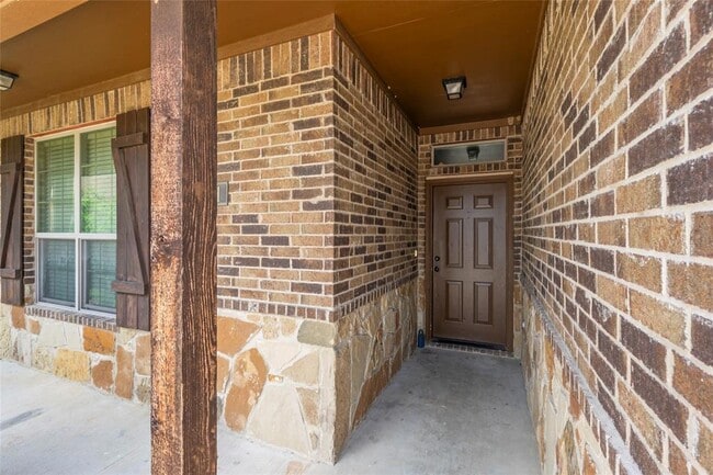 Building Photo - 3101 Papa Bear Dr