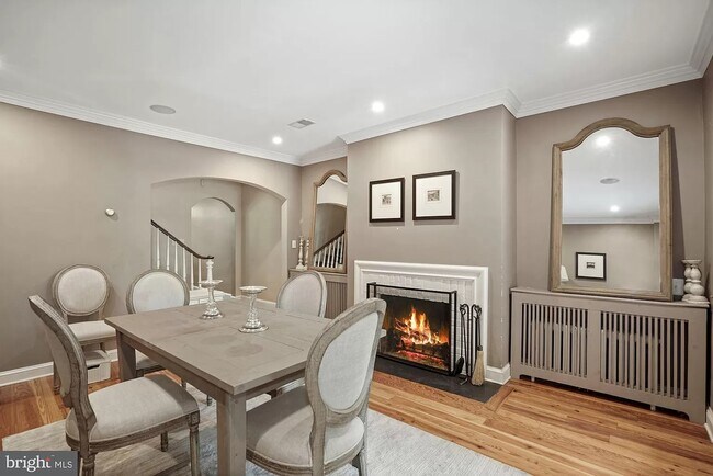 dining - 1412 35th St NW