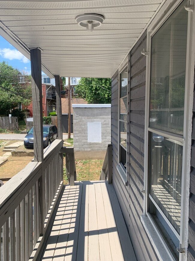 Foto del edificio - 3 Bedroom 1 Bath Apartment with Outdoor St...