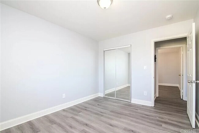 Foto del edificio - 9900 S Main St