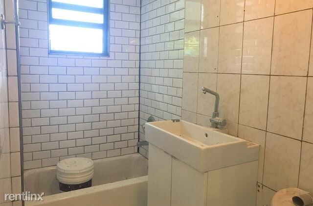 Foto del edificio - 2 br, 1 bath  - 6647 Forest Ave 2r