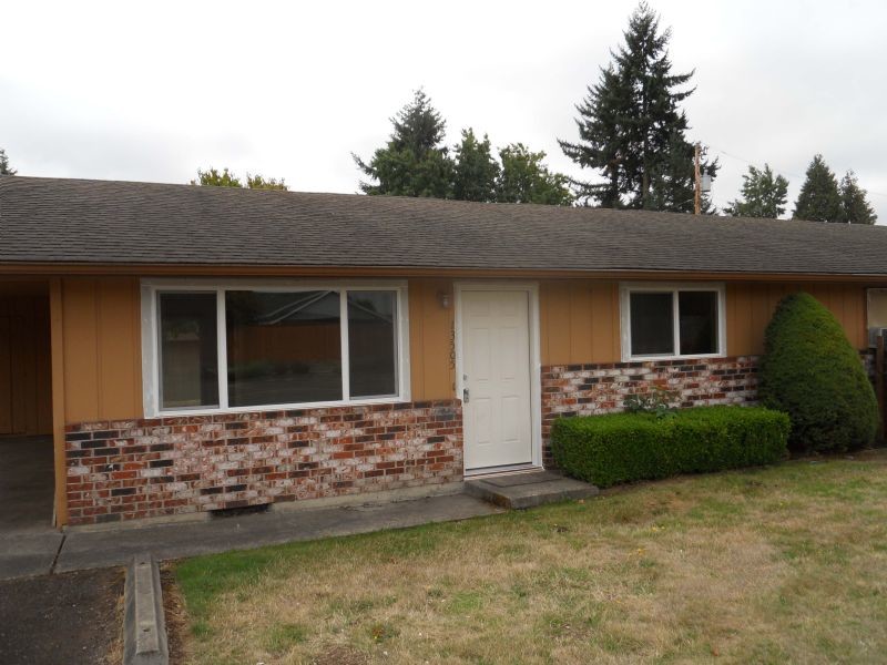 Foto principal - Two bedroom Duplex in Orchards!