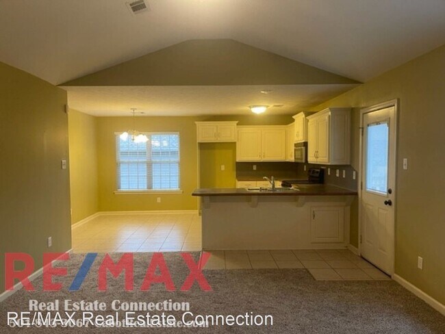 Building Photo - 3 br, 2 bath House - 107 Peach