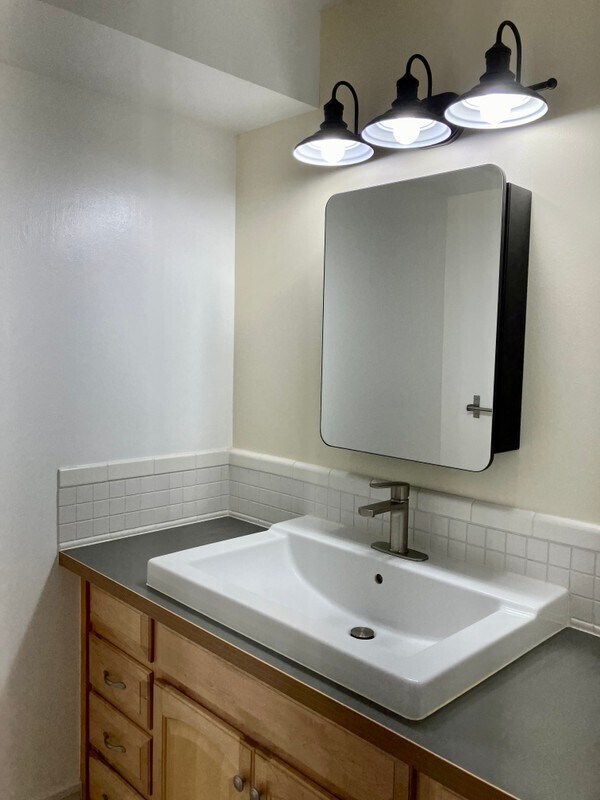 Foto del edificio - 875 Donner Way