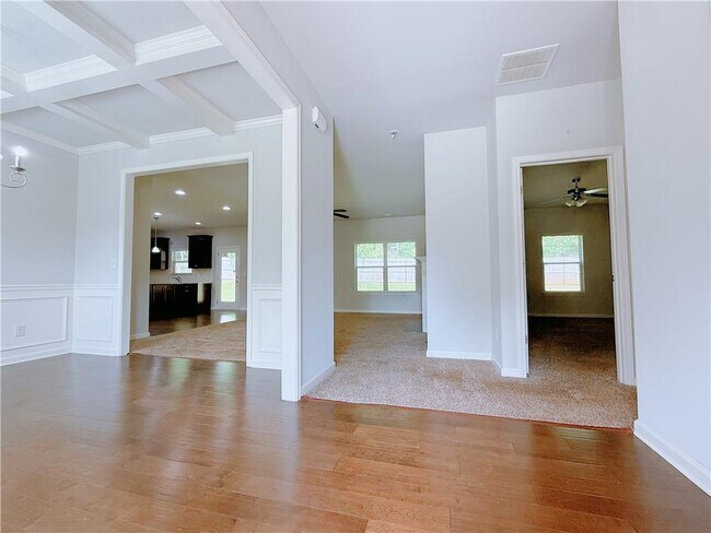 Building Photo - 715 Mimosa Way