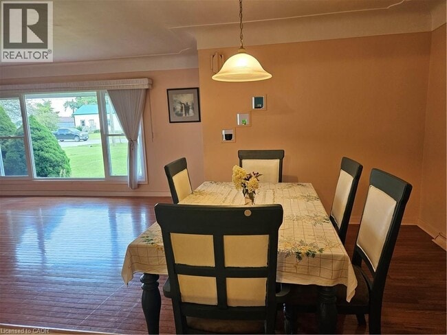 Building Photo - 65 Erie Ave N