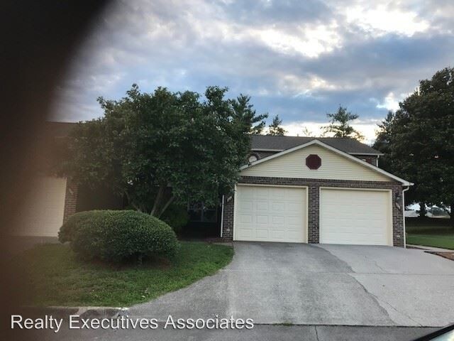 Primary Photo - 1744 William Blount Dr