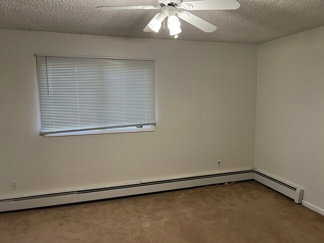 Building Photo - 1701 Roosevelt Dr