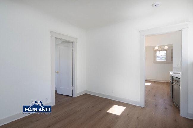 Building Photo - 4419 Mississippi St