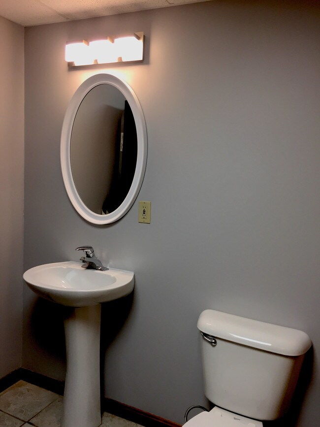 Building Photo - 417 West St