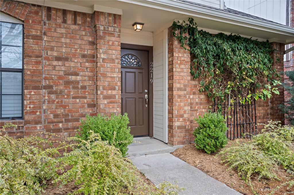 Foto principal - 2219 Greenview Dr