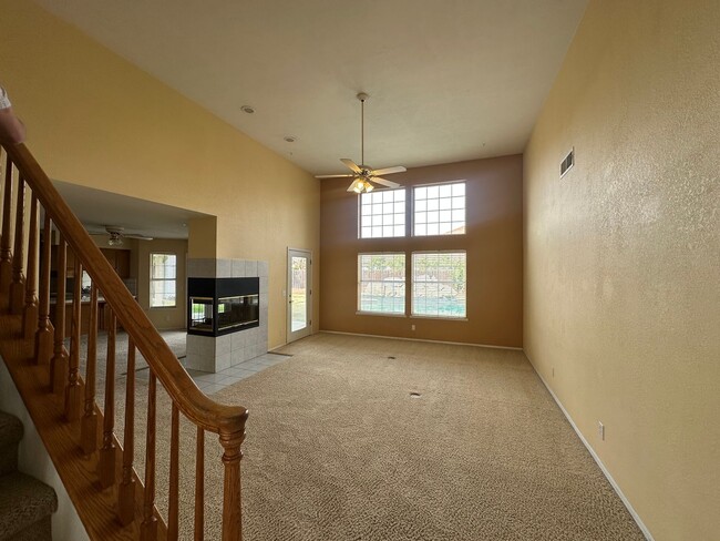 Building Photo - Spacious 4-Bedroom Rental with Pool & Hot ...