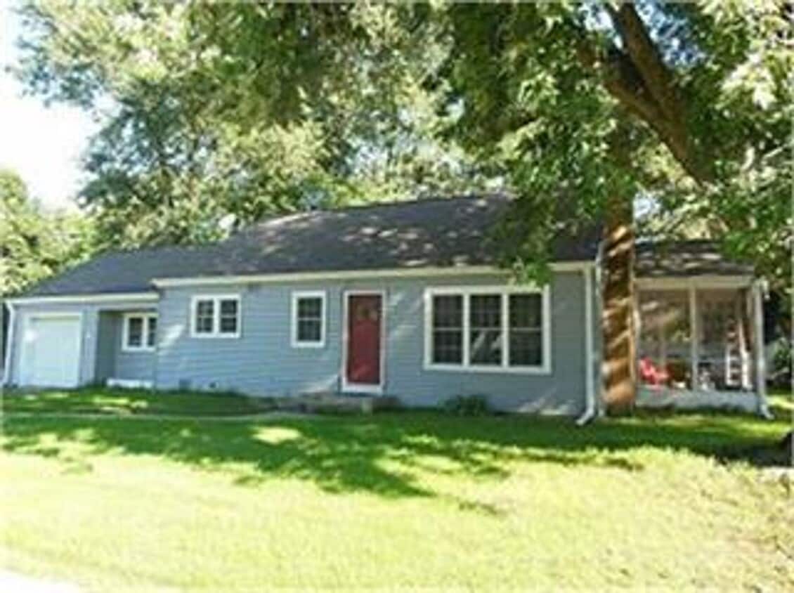 Primary Photo - 3 Bedroom House