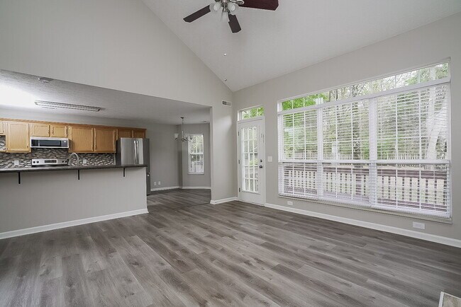 Building Photo - 6112 Hampton Hall Way
