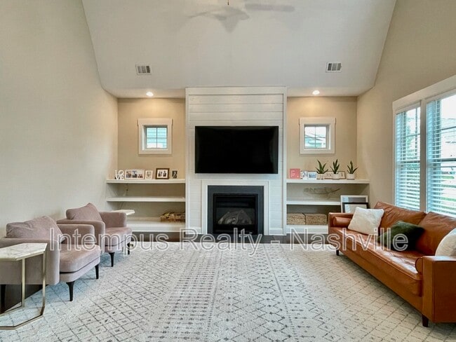 Building Photo - 2856 Americus Dr