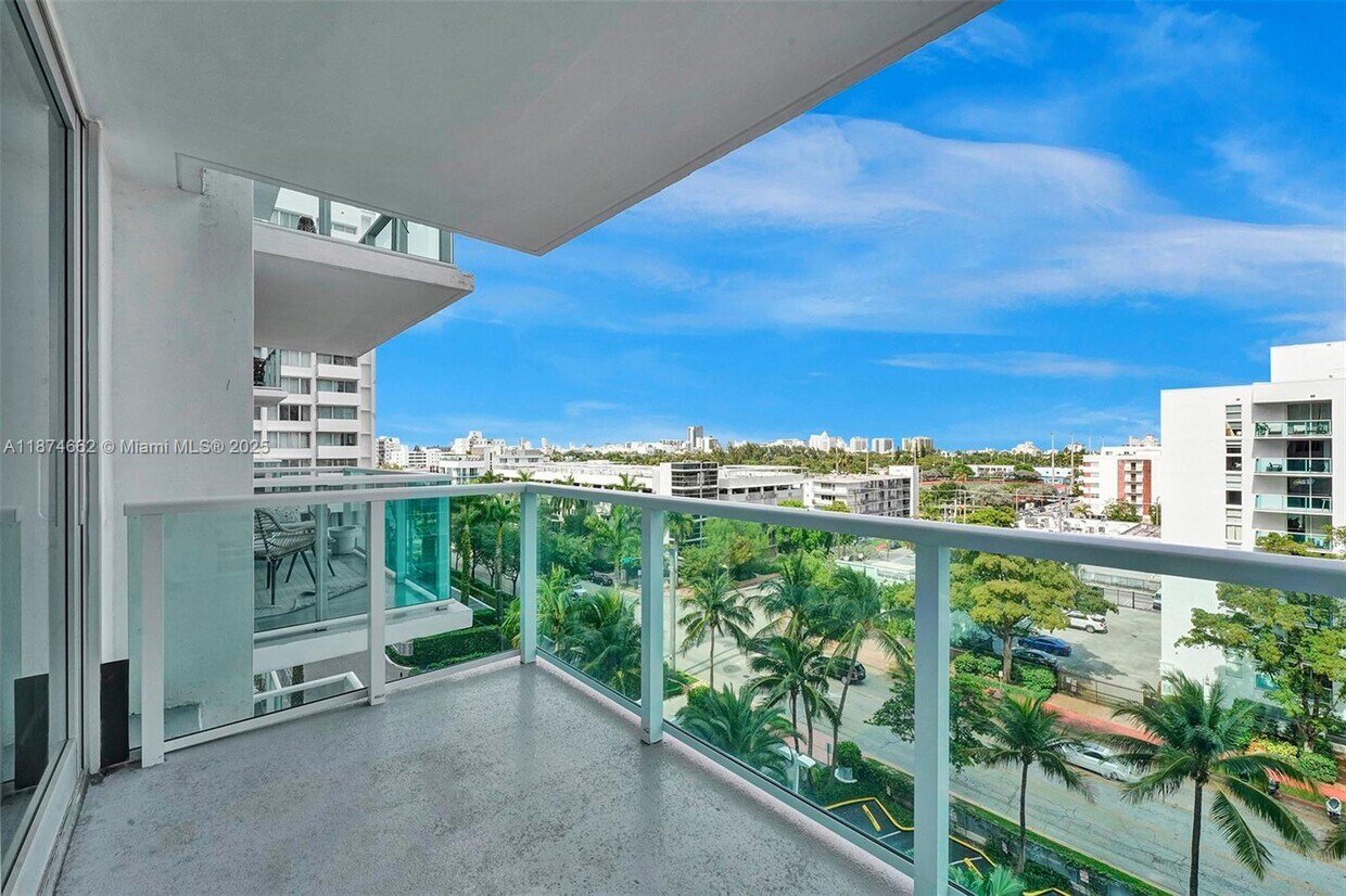 Foto principal - 1000 West Ave