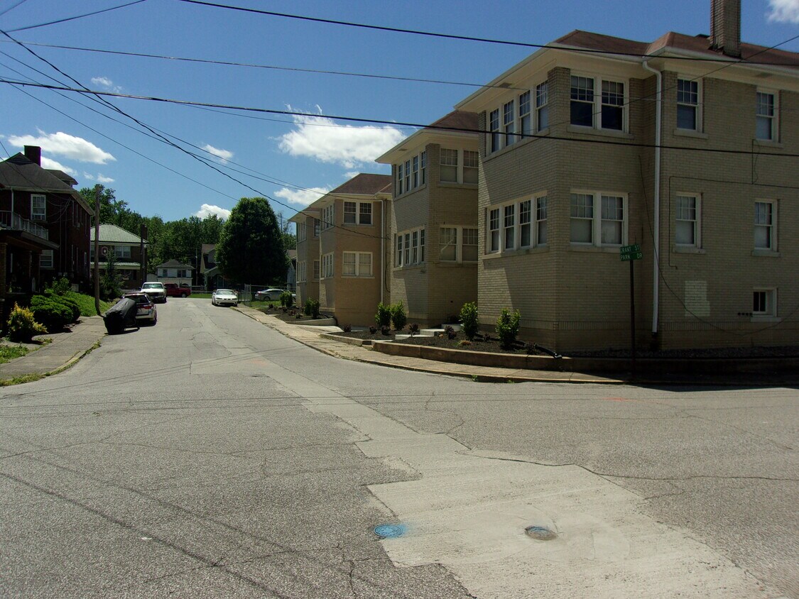 Primary Photo - 313 Park Dr