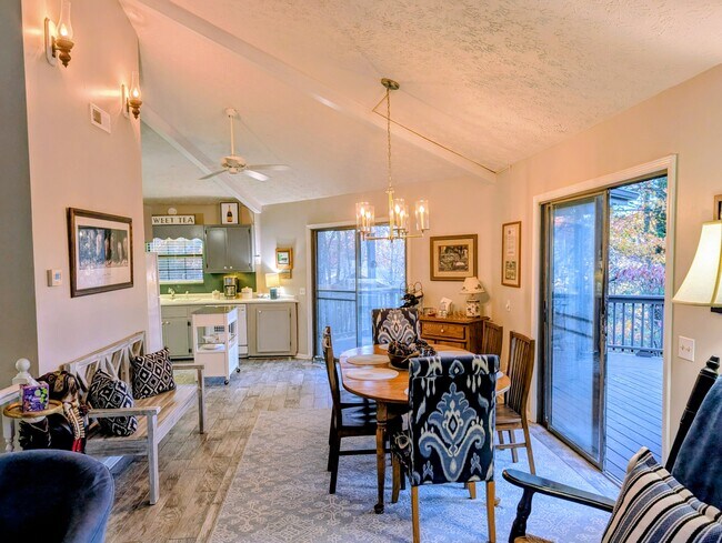 Foto del edificio - 842 Alpine Dr