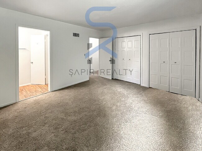 Foto del edificio - Move in before November 30th and choose yo...