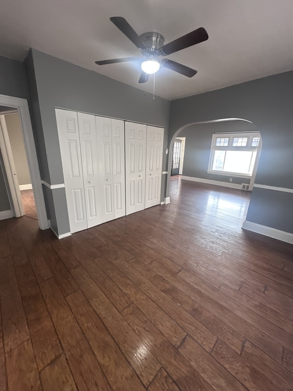 Foto del edificio - 4915 E 109th St