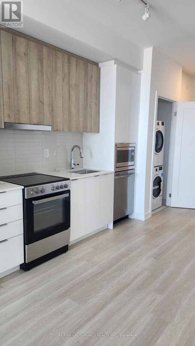 Photo du bâtiment - 9750 Markham Rd