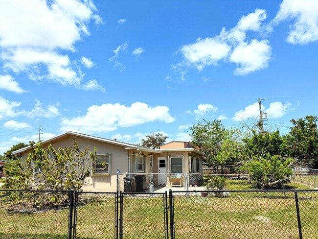 Photo - 4937 Tortuga Dr House