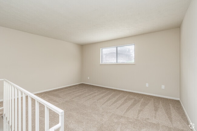 1BR, 1BA - 600SF - Bedroom - Creekbend & Chase Townhomes