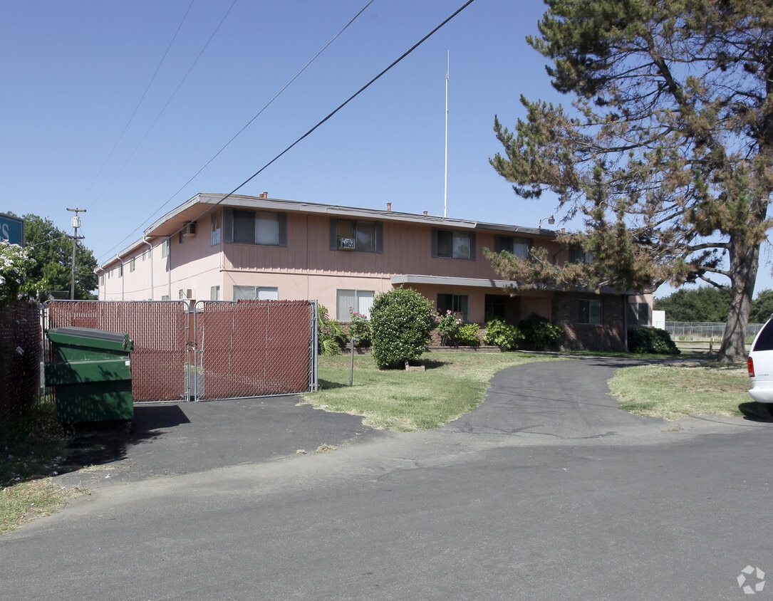 Building Photo - 912 Soule