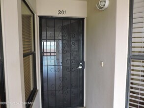 Building Photo - 6240 E Mirror Lake Dr