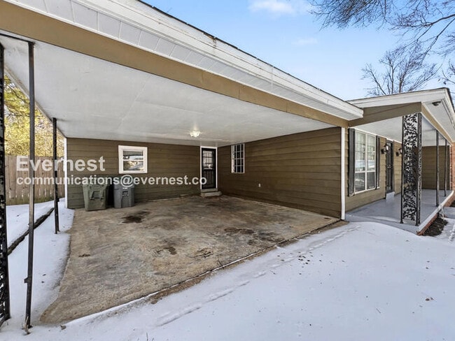 Building Photo - 3484 Naylor Dr