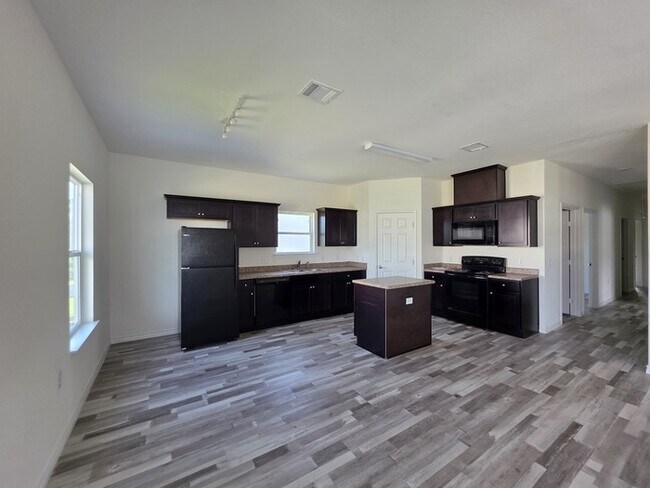 Building Photo - COMING SOON-PRE LEASING FOR MID SEPT MOVE IN 4/2/2-Mardi Gras Floorplan