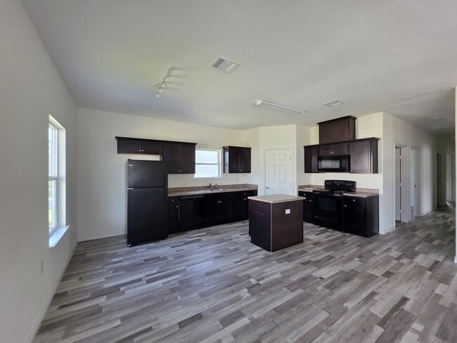 Building Photo - COMING SOON-PRE LEASING FOR MID SEPT OR OCT MOVE IN 4/2/2-Mardi Gras Floorplan