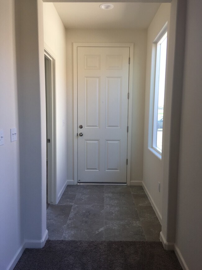 Photo - Do not disturb the tenants, You must apply... House