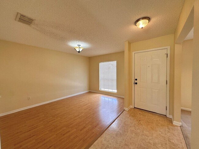 Foto del edificio - 89 Berkshire Ln