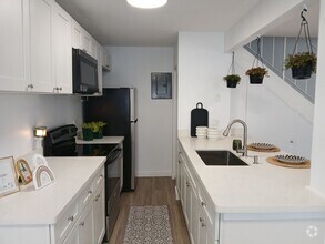 Building Photo - 203 E Tiffany Dr