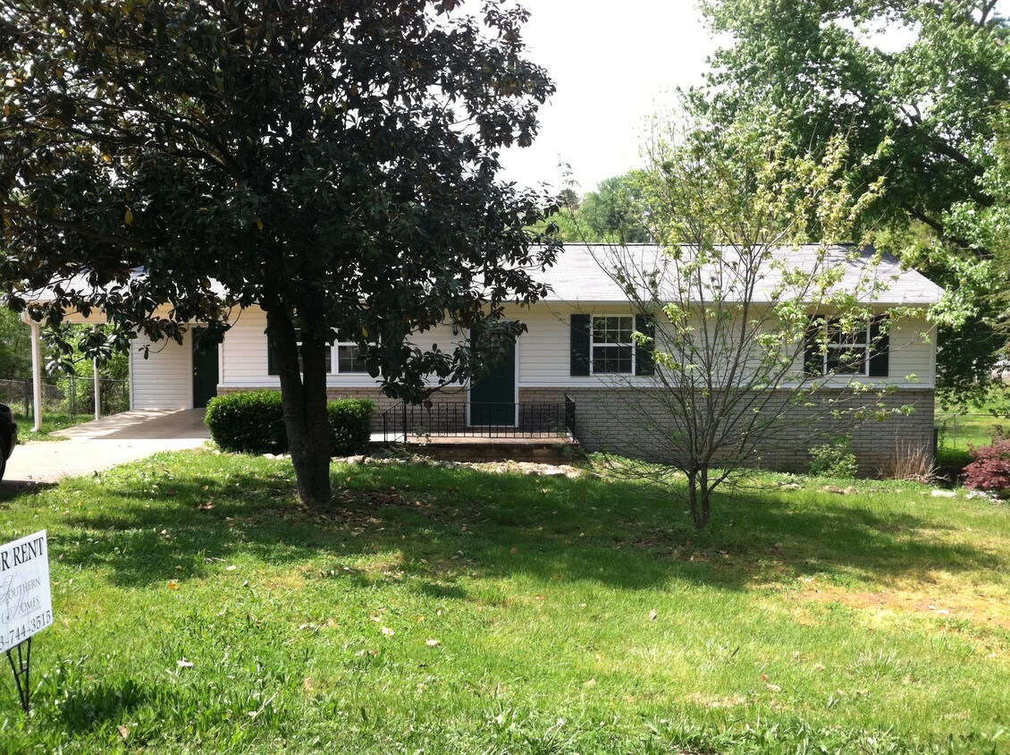 723 Johnson St, Sweetwater, TN 37874 House Rental in Sweetwater, TN