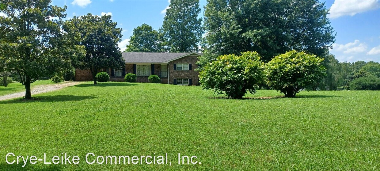 3 br, 3 bath House 2566 Port Royal Road House Rental in Adams, TN