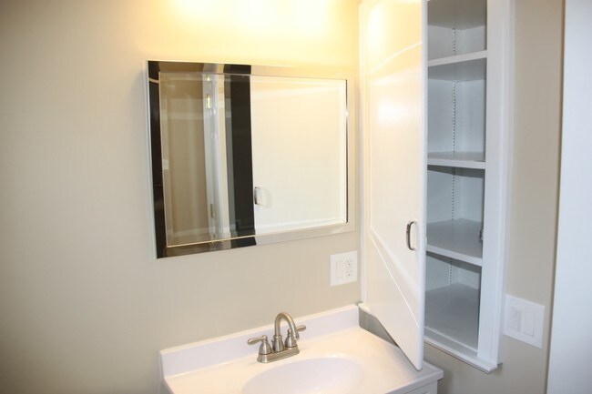 Foto del edificio - 2142 Collinway St