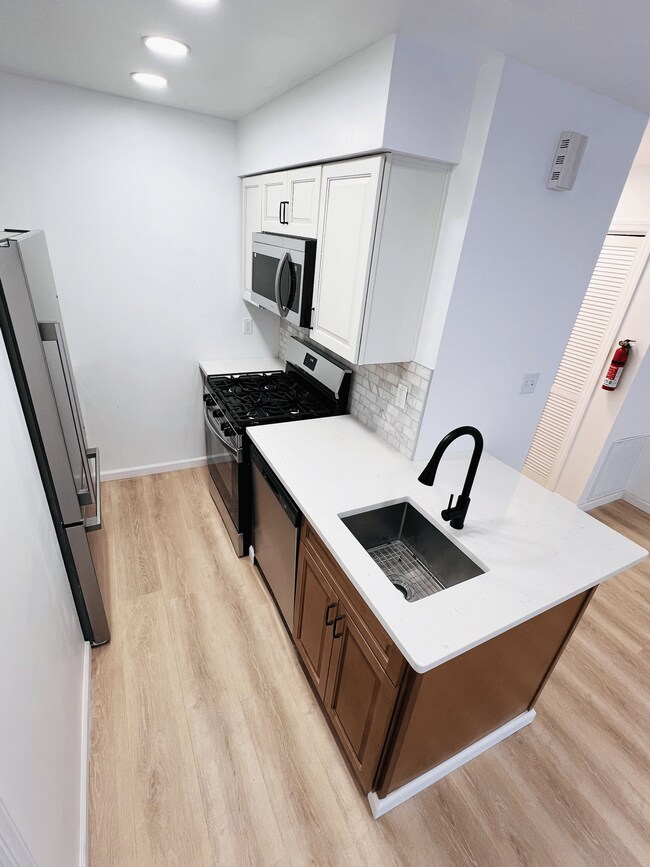 Building Photo - 112 Longfield Ct