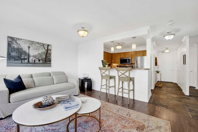 Foto del edificio - 30 E Huron St