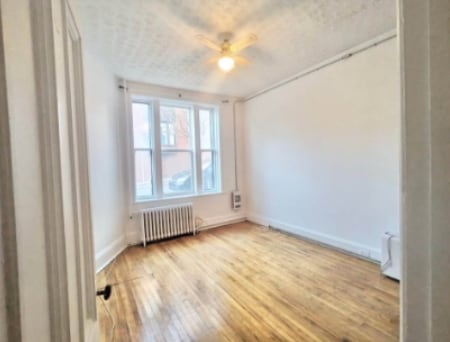 Photo du bâtiment - 20 Queen St