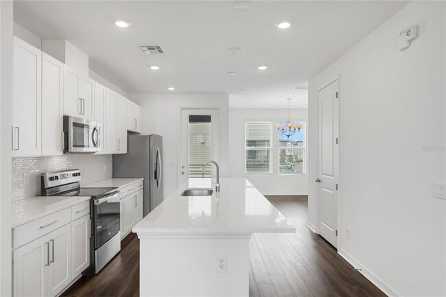 Building Photo - 12636 Willstatter Ave