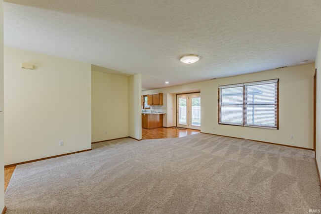 Building Photo - 3900 Deer Trail