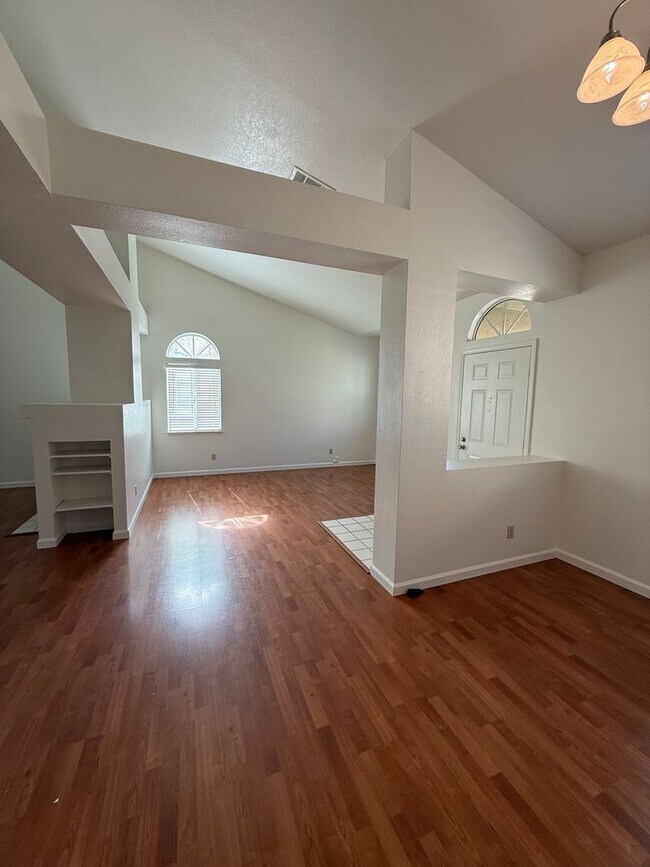 Foto del edificio - Travis School District