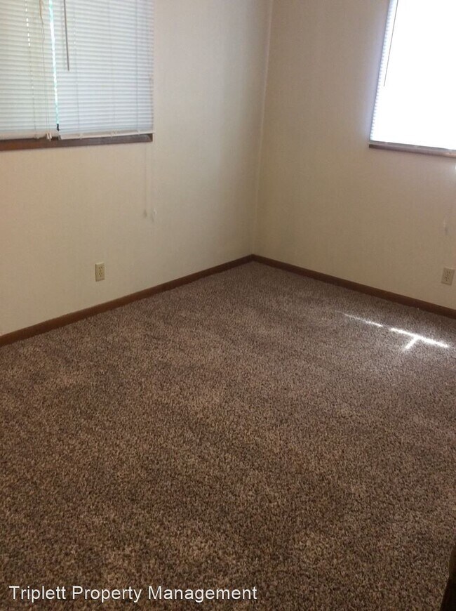 Building Photo - 4400 Castlewood Pl