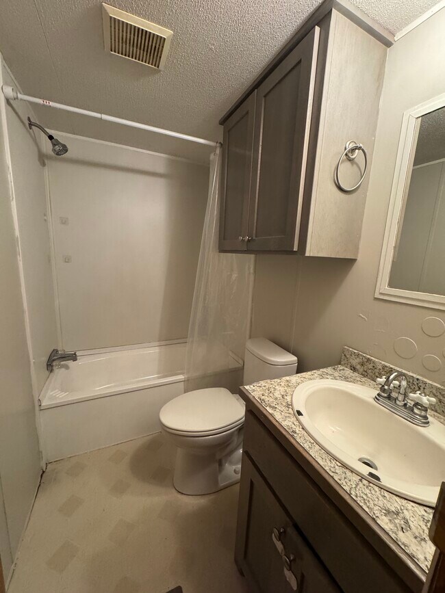 Foto del edificio - 178 Oak Leaf Ln