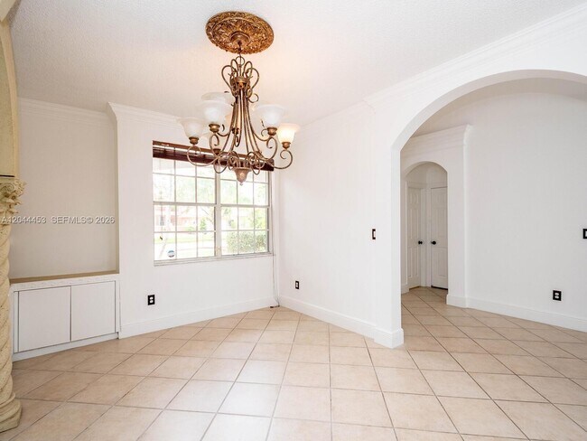 Building Photo - 351 SW 184th Ter