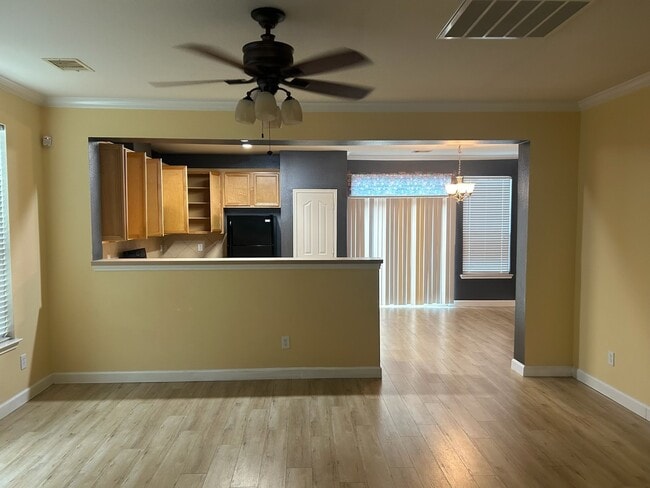 Foto del edificio - 8127 Montague Manor Ln